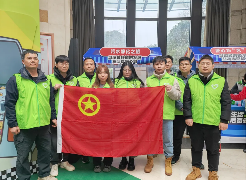 学雷锋·文明实践我行动丨车谷城发创意摊位 引市民开心“赶集”