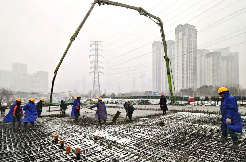 寒潮风雪中，车谷建设者奋战昼夜&mdash;&mdash;左岸大道接三环线匝道项目顶风冒雪冲刺通车节点