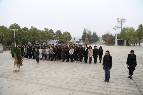 车都集团举行缅怀革命先烈纪念活动