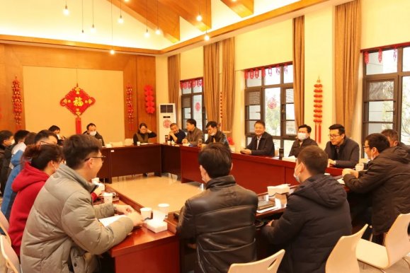 集团主要领导到建发公司召开调研座谈会