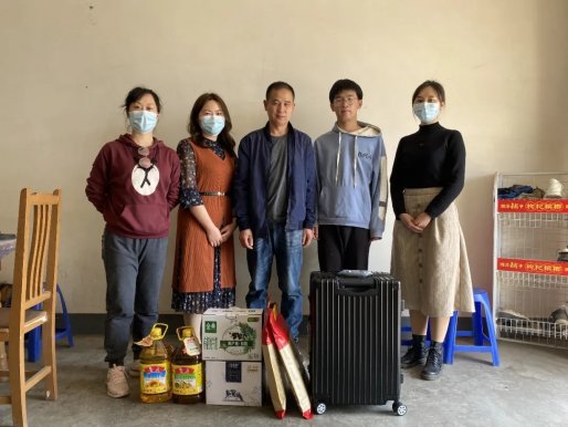关怀留守儿童，车都建发公司合同采购部 “青年文明号”在行动