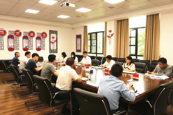车都集团主要领导调研建发公司，强调要主动扛重担、创新谋发展