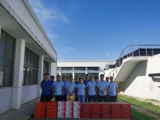 车都水务公司开展“送清凉”活动，看望慰问高温下坚守一线的员工