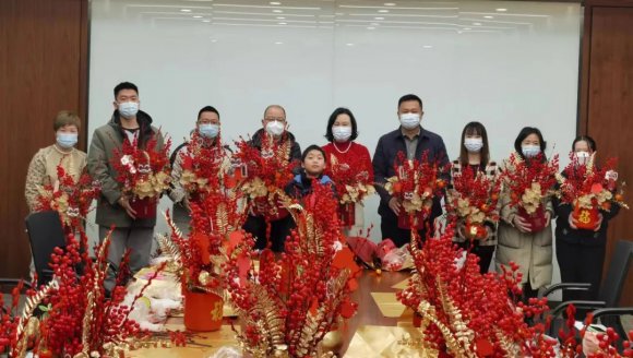 车都投资控股公司工会开展迎新春手工制作年宵花活动