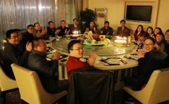 集体生日会 温暖员工心